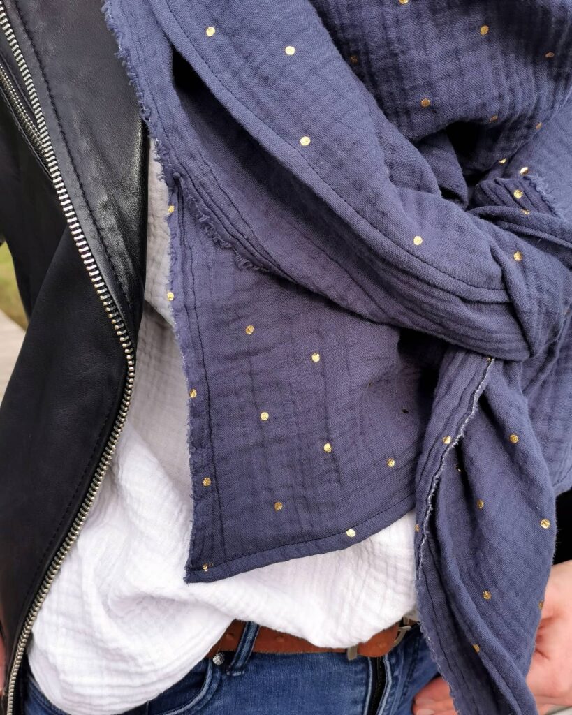 Echarpe bleu pois dore gaz de coton